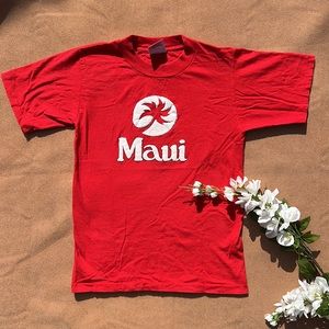 Vintage, single stitch, Oneita power T pre-shrunk Maui T-shirt.❤️